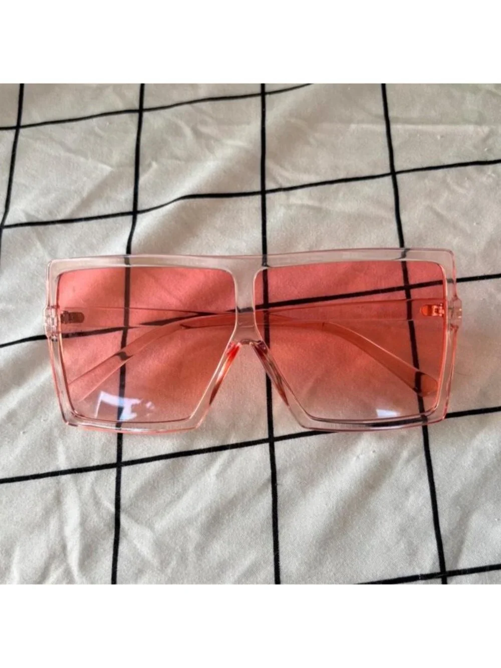 Other oversized pink